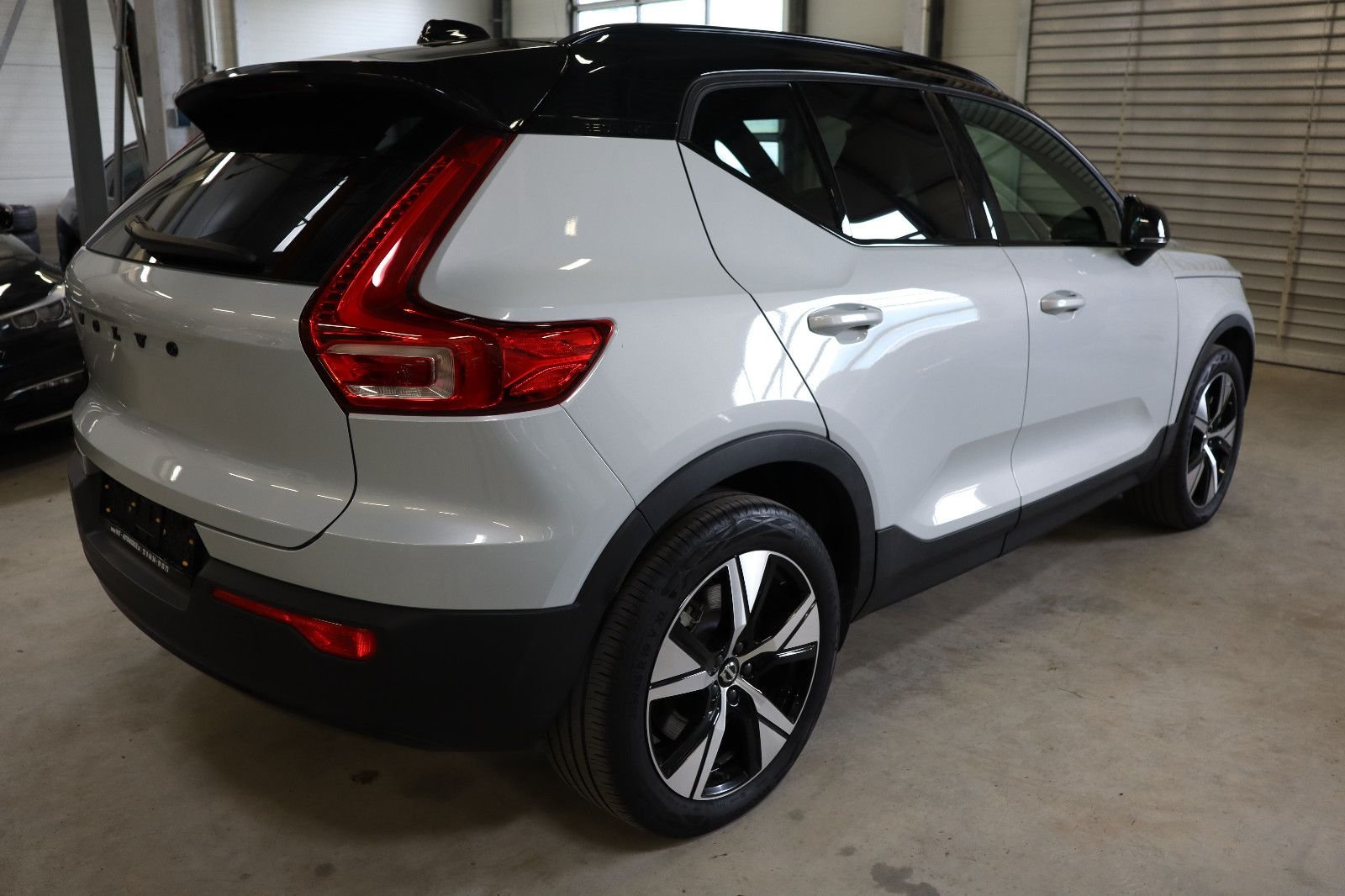 Volvo XC40 R-Design Recharge Pure Electric AWD 360°Kam