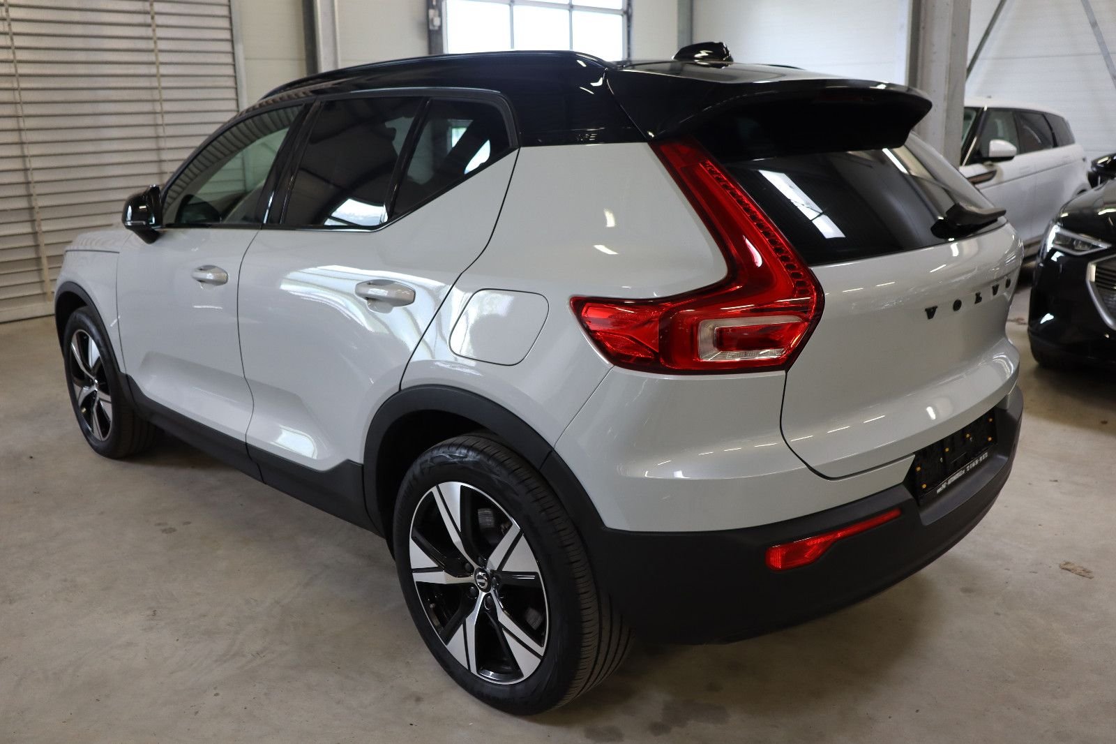 Volvo XC40 R-Design Recharge Pure Electric AWD 360°Kam
