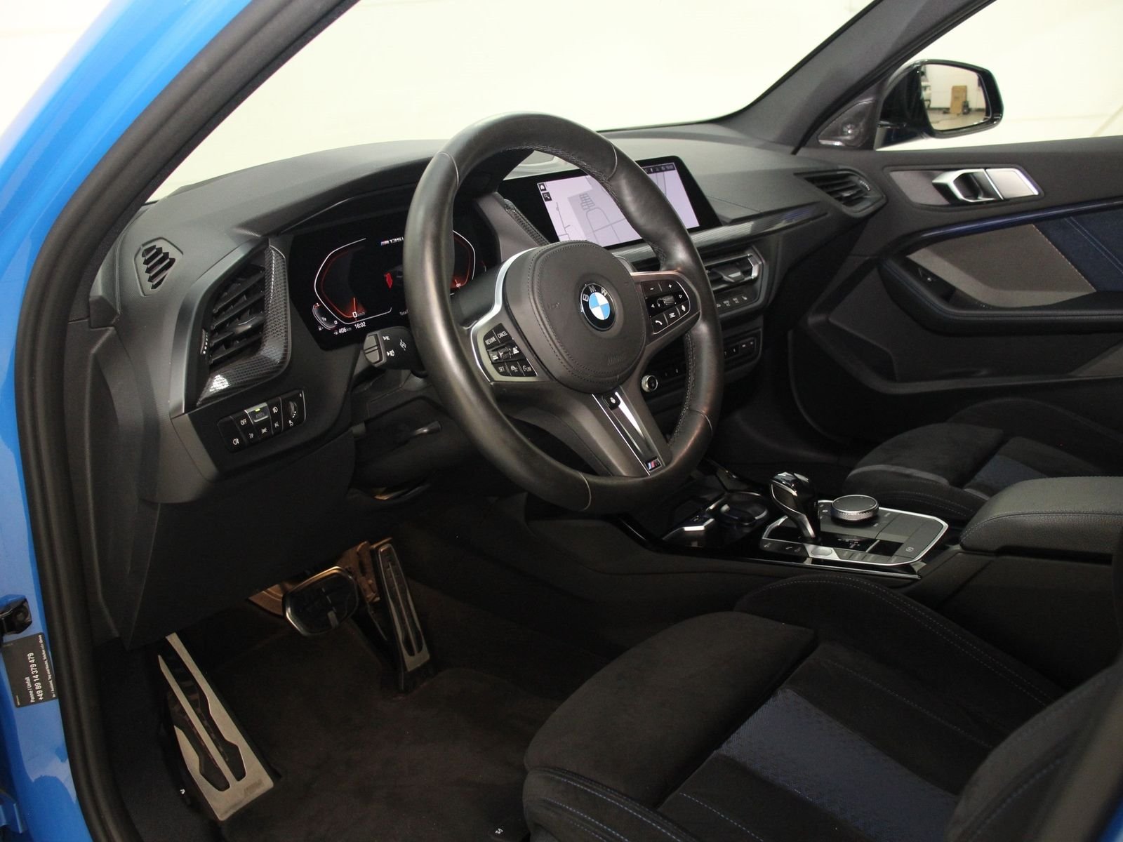 BMW M135i xDrive M Sportpaket Pano HUD Live Cockpit