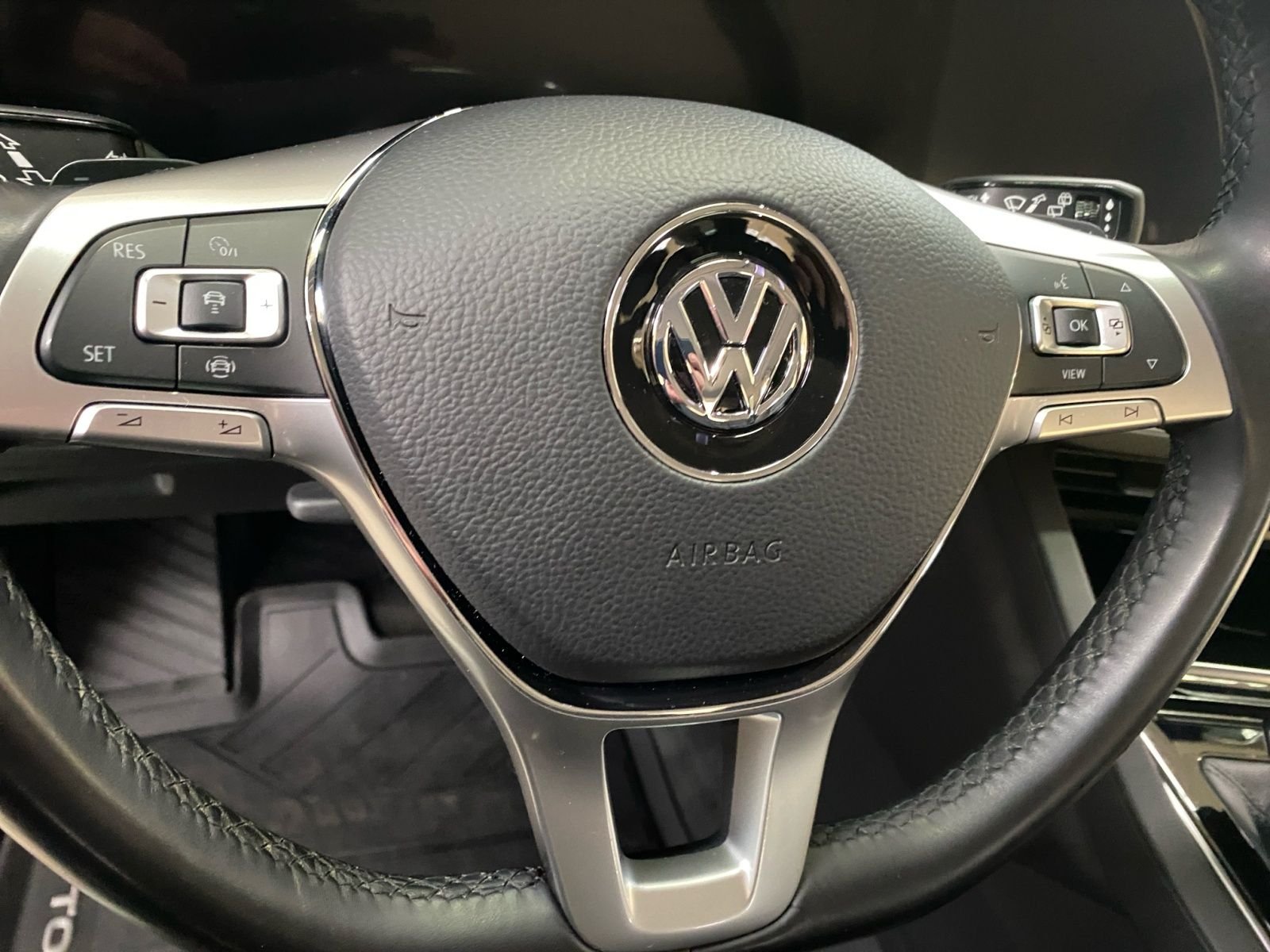 VW Touareg 3.0 V6 TDI 4Motion Elegance Luft STH ACC