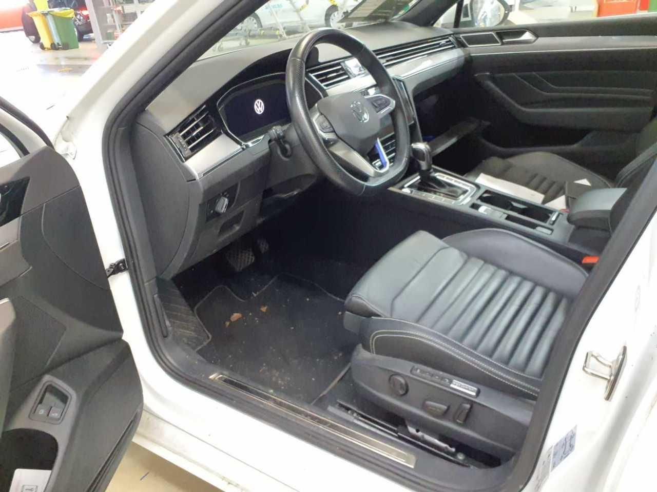 VW Passat  Var GTE V-COCK STNDHZ LEDER PANO MATRIX A