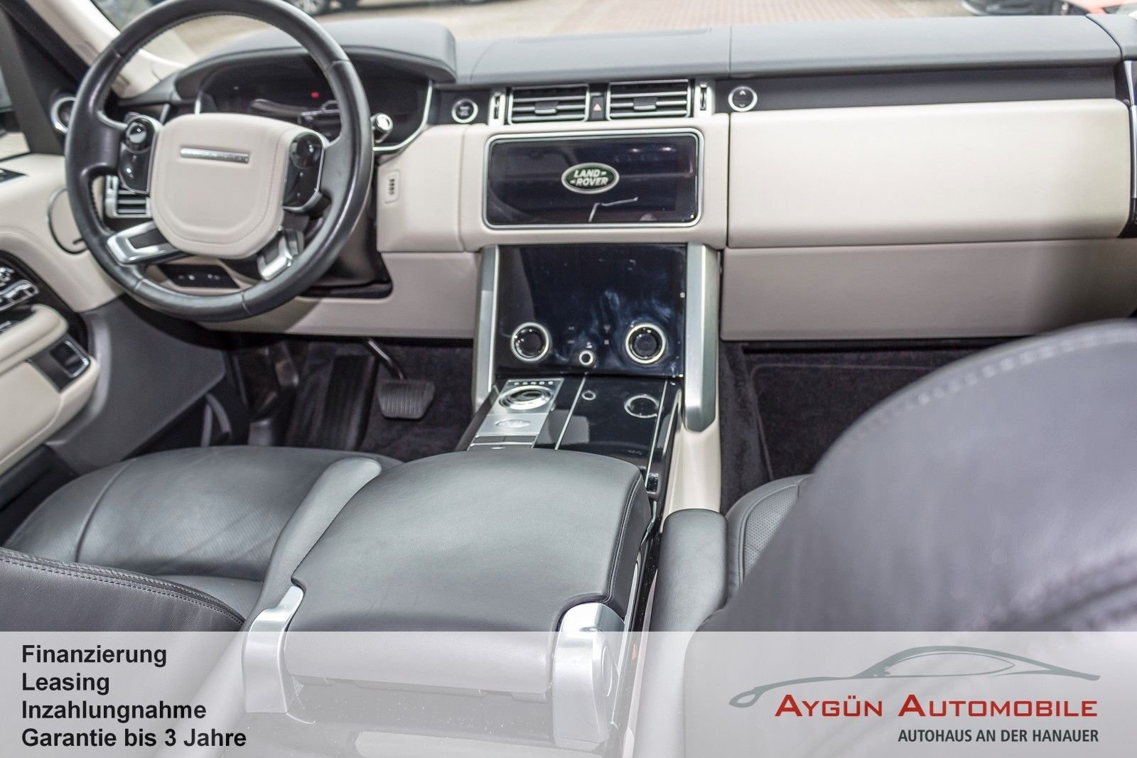 Land Rover Range Rover P400e Vogue Hybrid-Panorama-Head Up